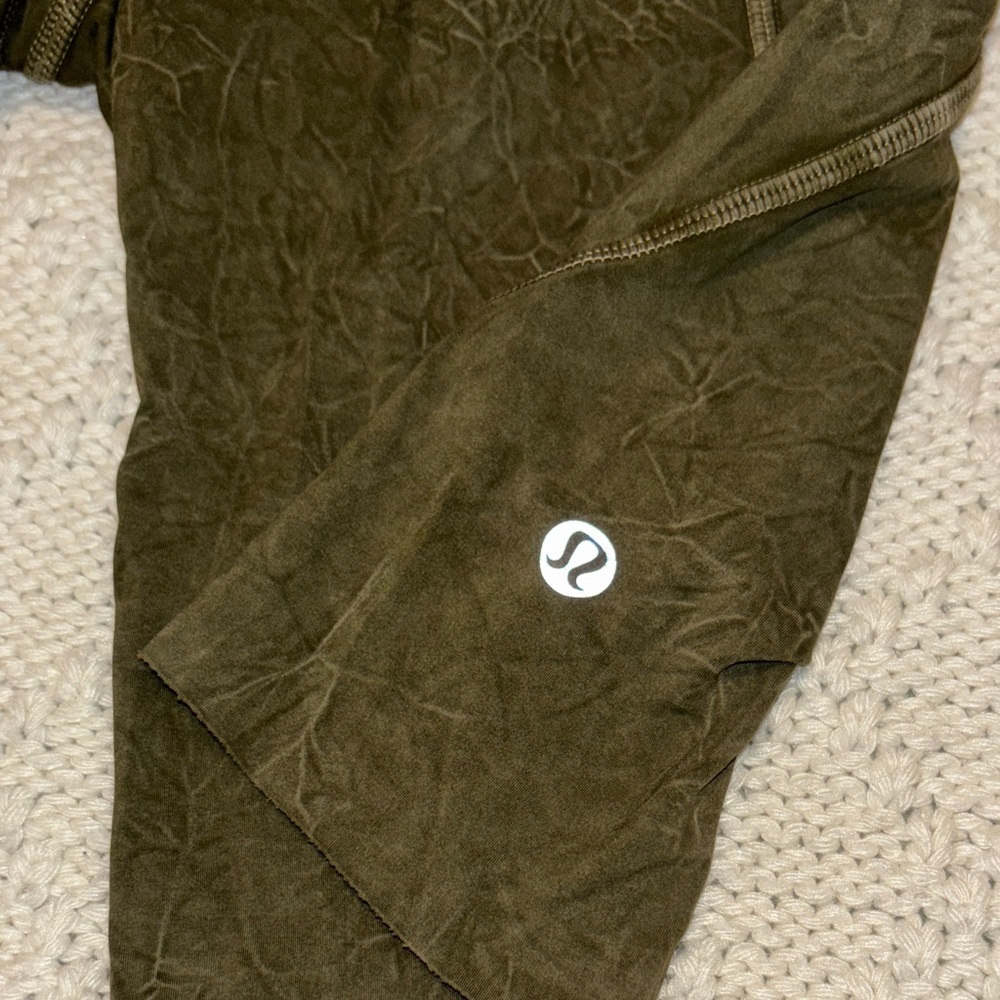 Lululemon Olive Green Women's Shorts - size 8 - Picture 6 of 10